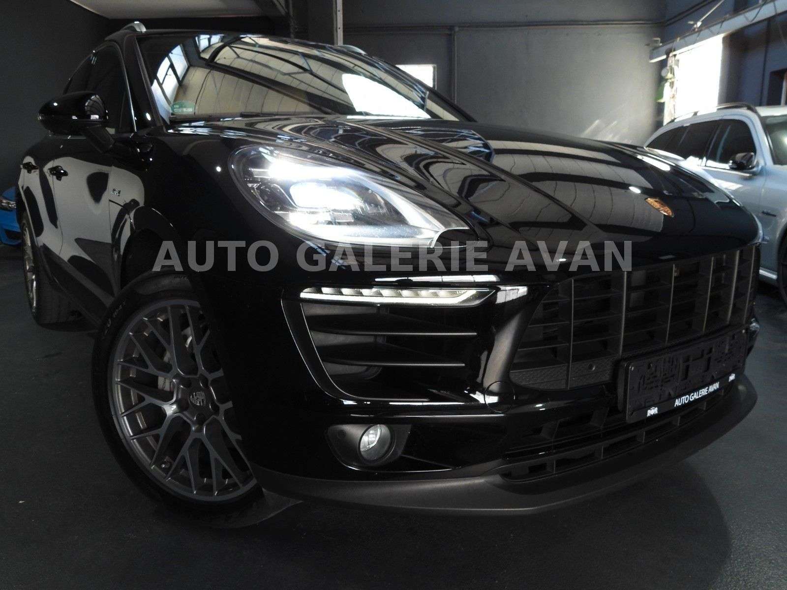 Second hand Porsche Macan 