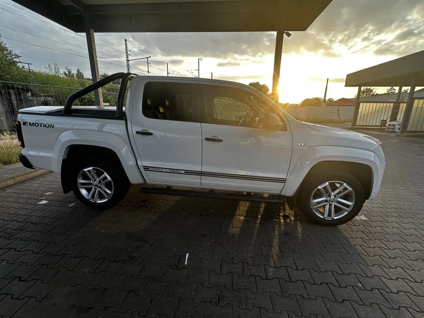 Volkswagen Amarok 2.0 BiTDI 4MOTION Autm. Dark Label - 2