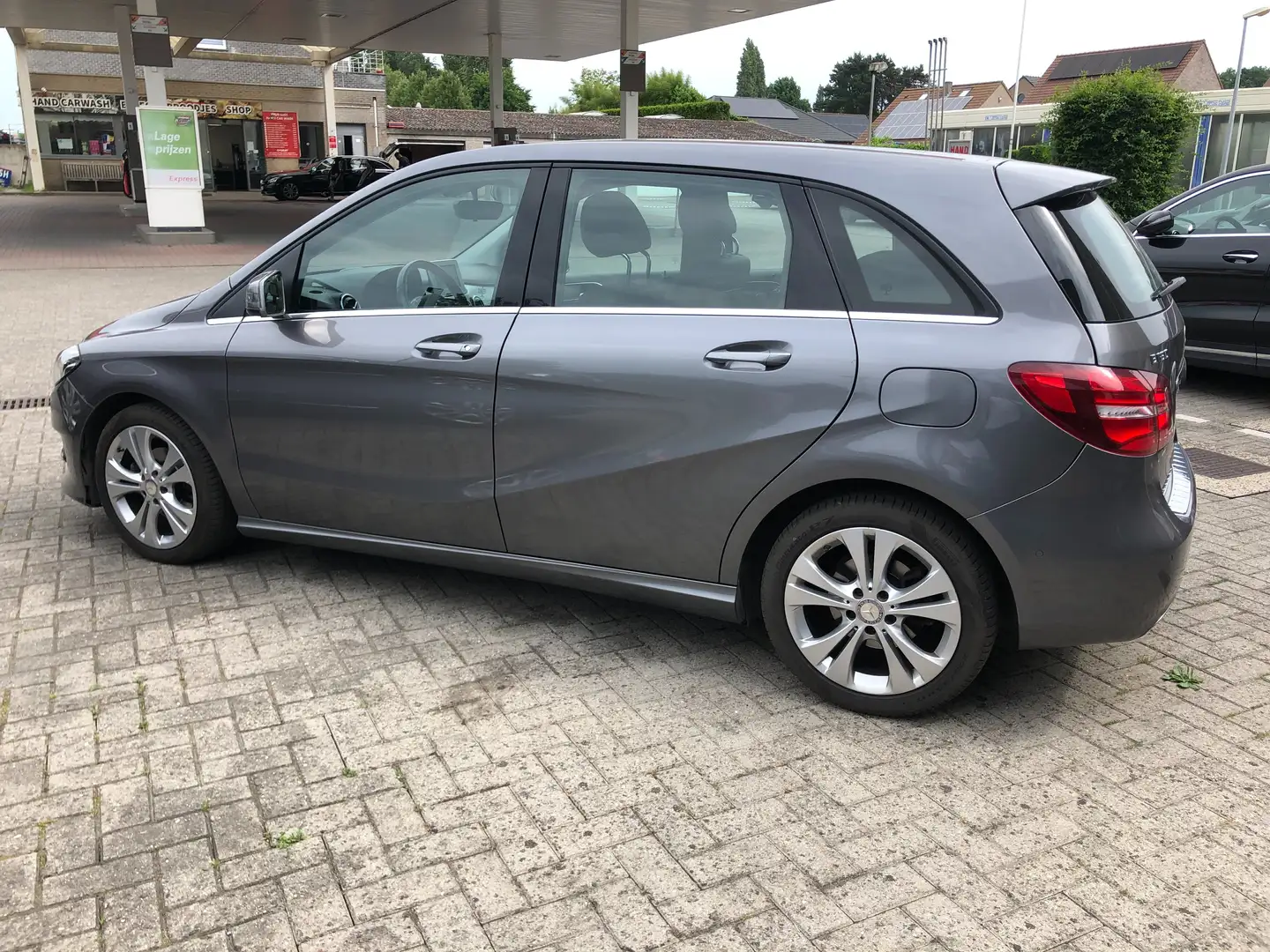 Mercedes-Benz B 180 automaat | parkeersensoren | navigatie Gris - 1