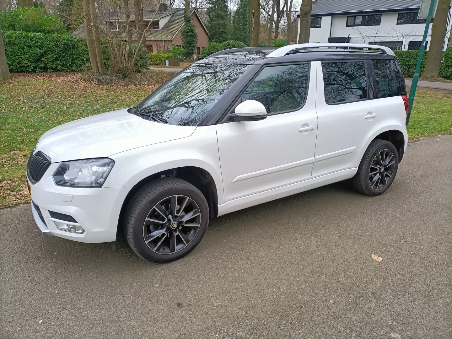 Skoda Yeti 1.2 elegance White - 1