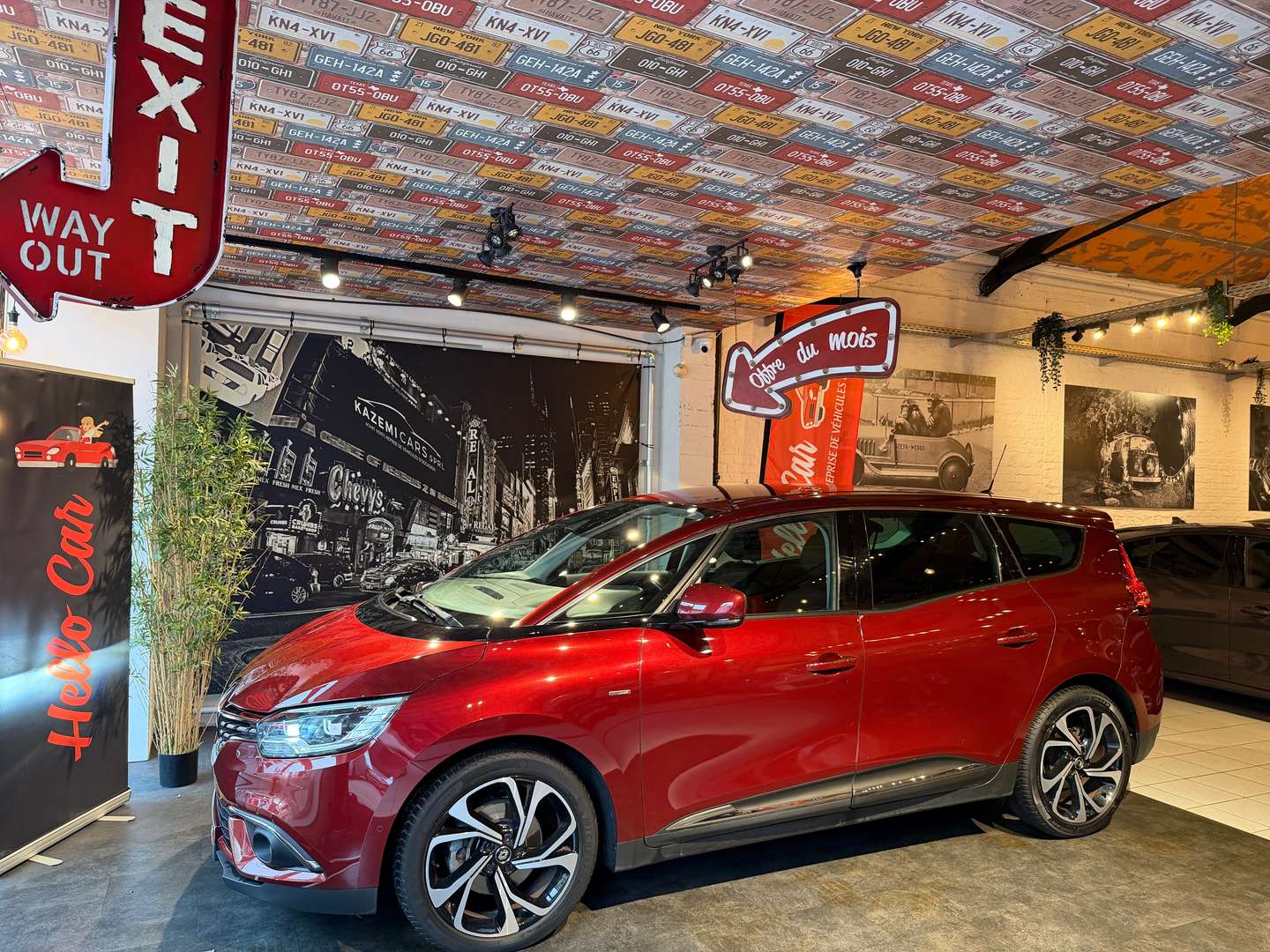 Renault Grand Scenic Monospace en Rouge occasion à Wavre pour € 14 990