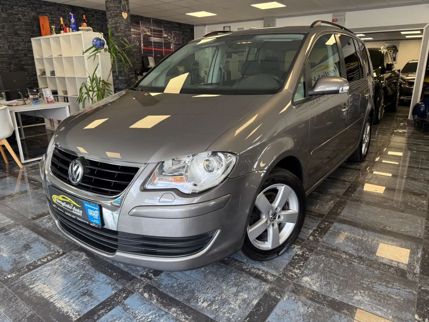 Volkswagen Touran United*Klimaauto*Aluräder*2.Hand*GaWa Grau - 2