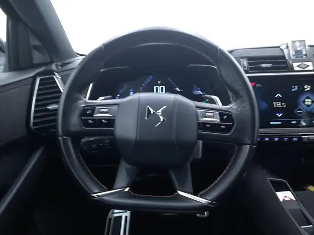 DS Automobiles DS 7 Crossback view 11