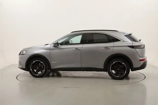 DS Automobiles DS 7 Crossback view 2
