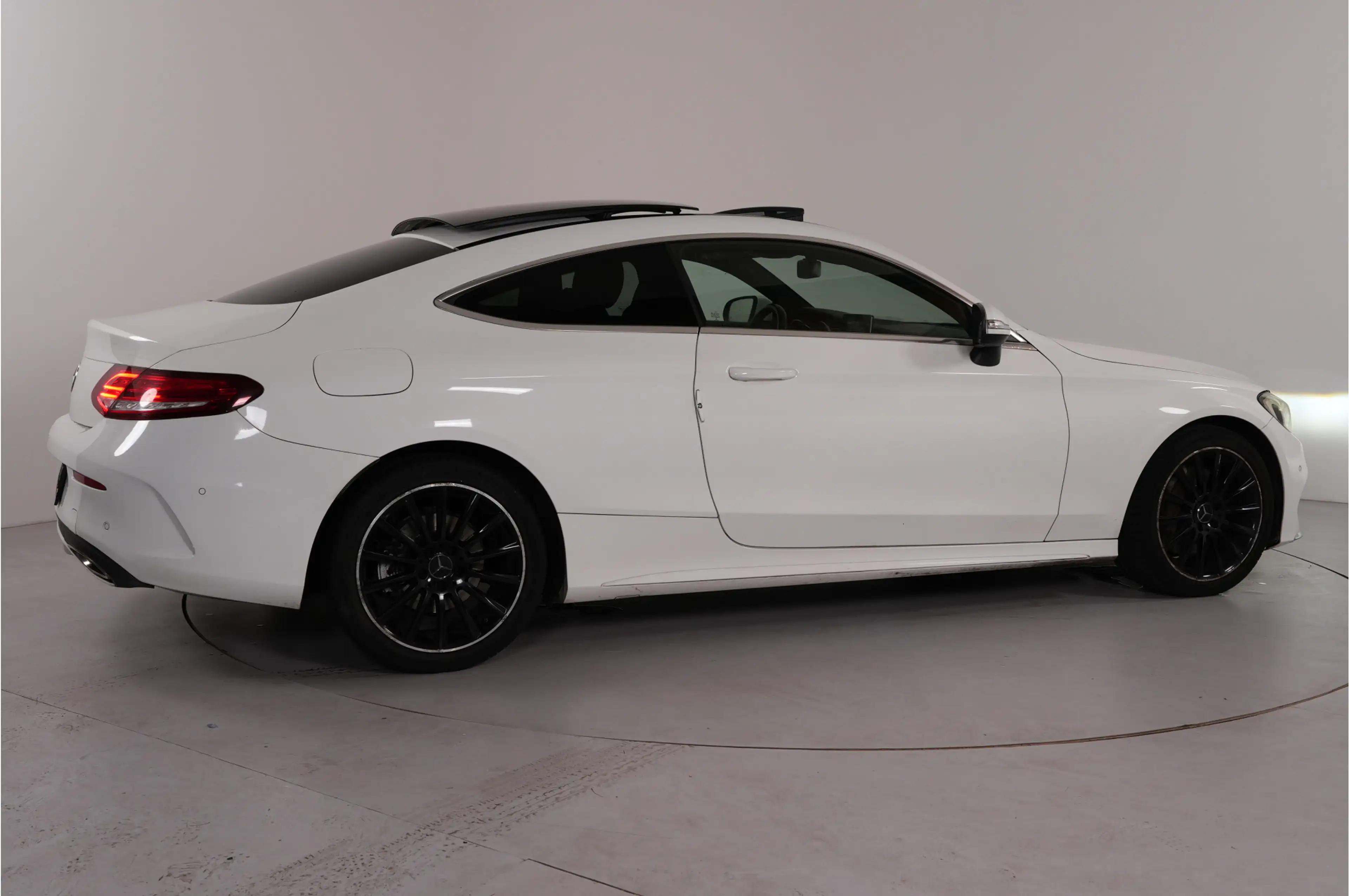 Mercedes-Benz C 250 Coupé Prestige | AMG | Pano | Burmester | — photo 30