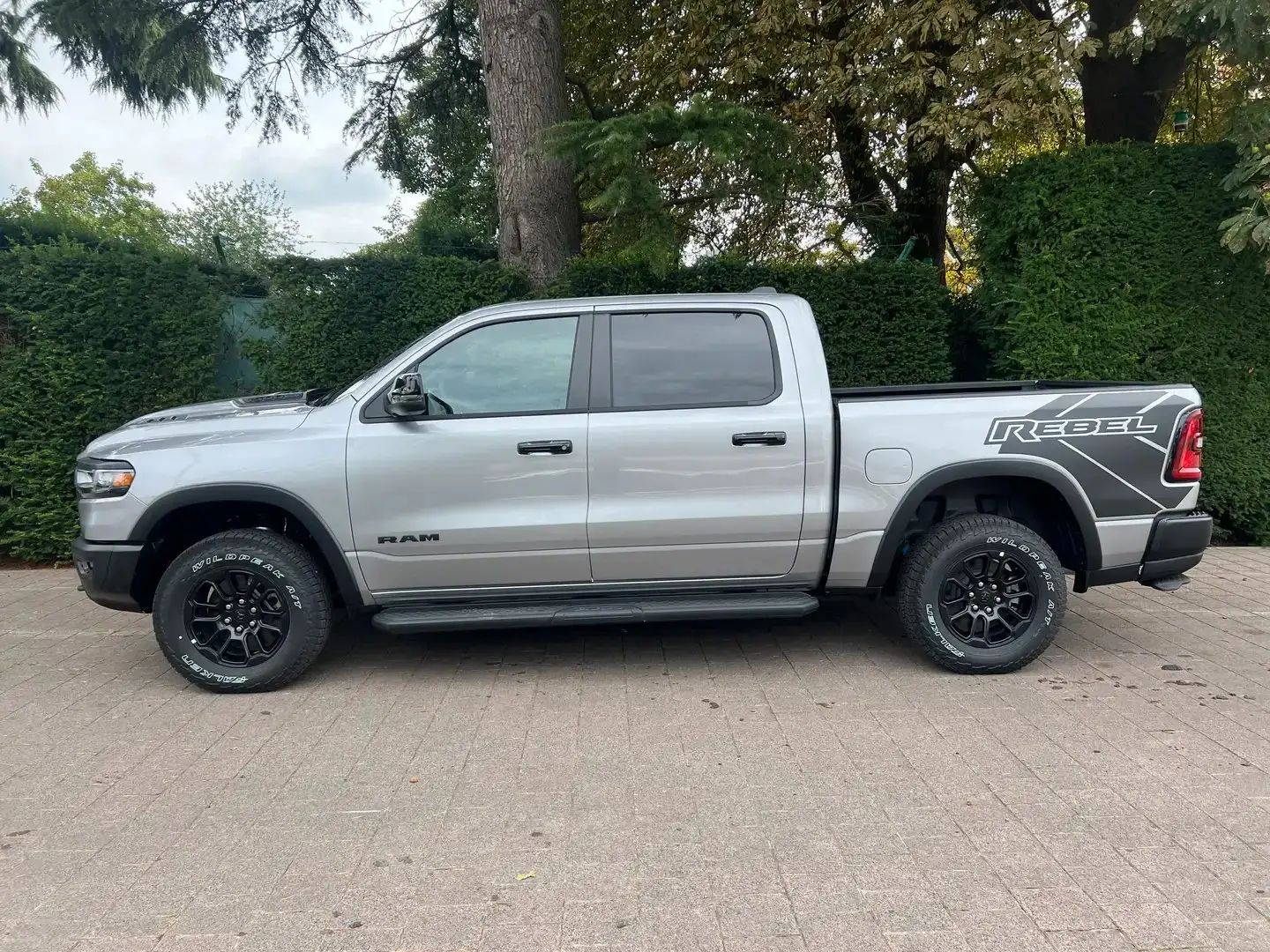 Dodge RAM Model 2025 Rebel Night Premium €68.900 excl btw Argent - 2