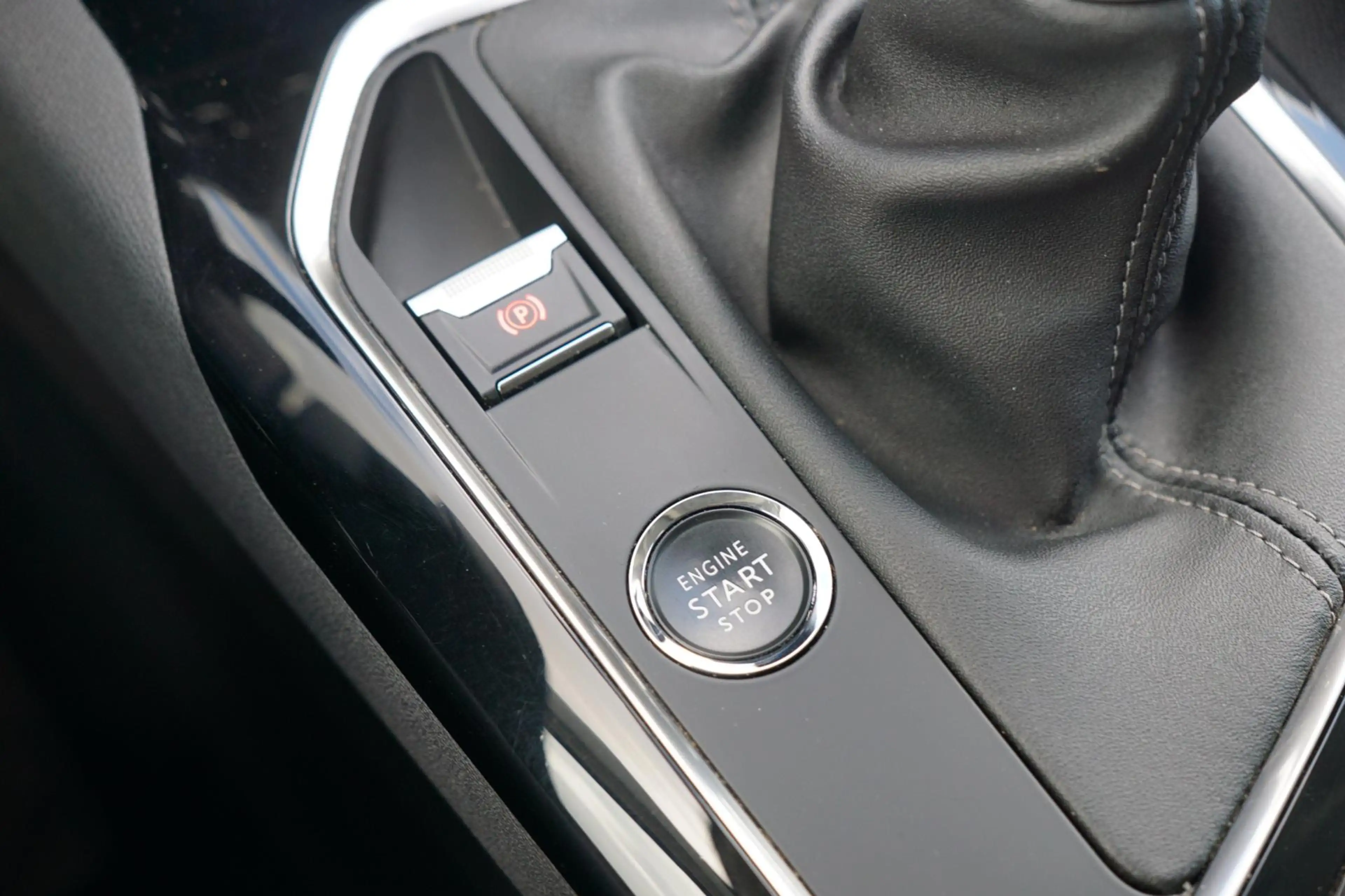 Peugeot 3008 1.2 PureTech Blue Lease Premium - Gris Hurricane - — photo 23