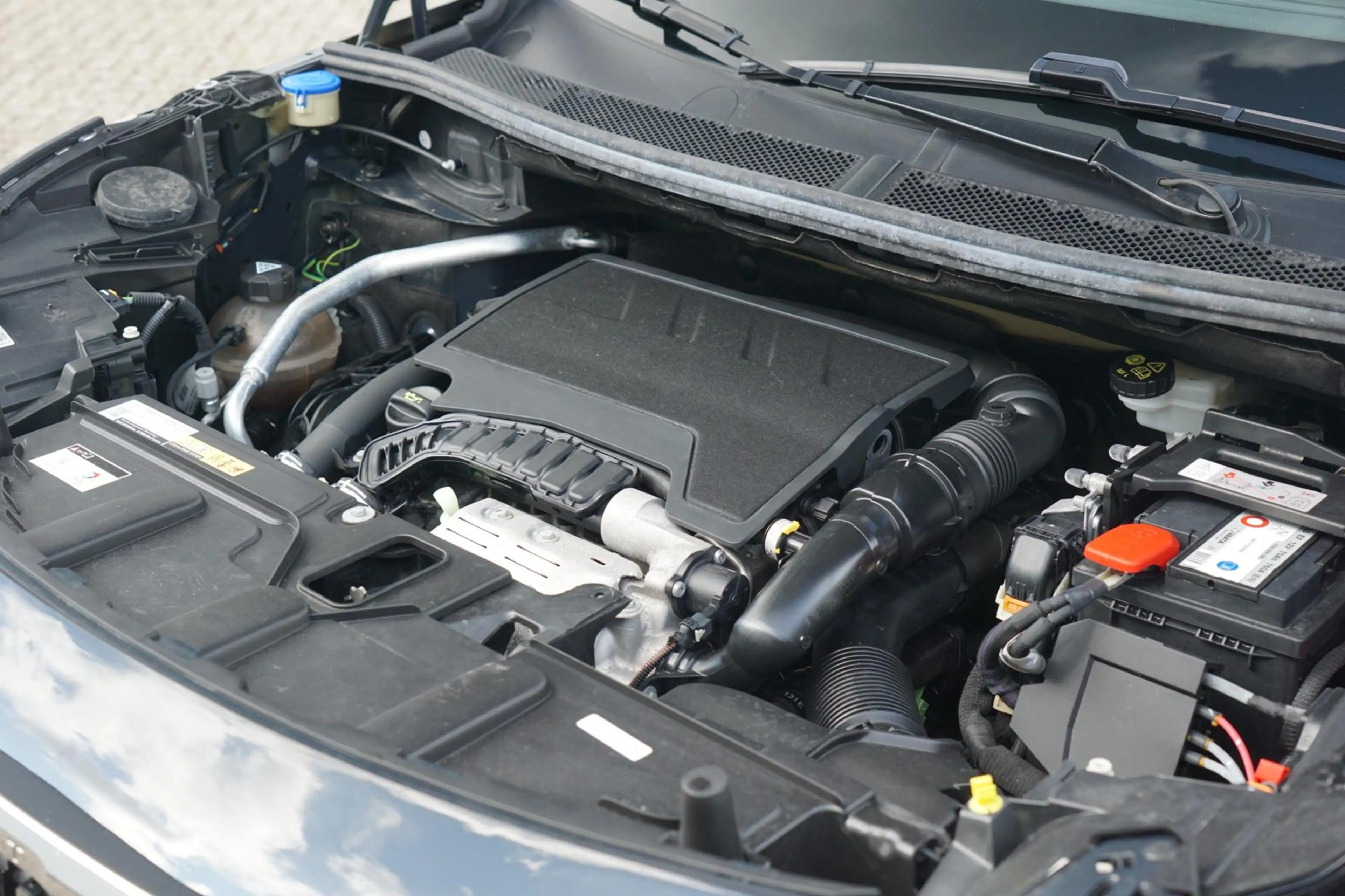 Peugeot 3008 1.2 PureTech Blue Lease Premium - Gris Hurricane - — photo 36