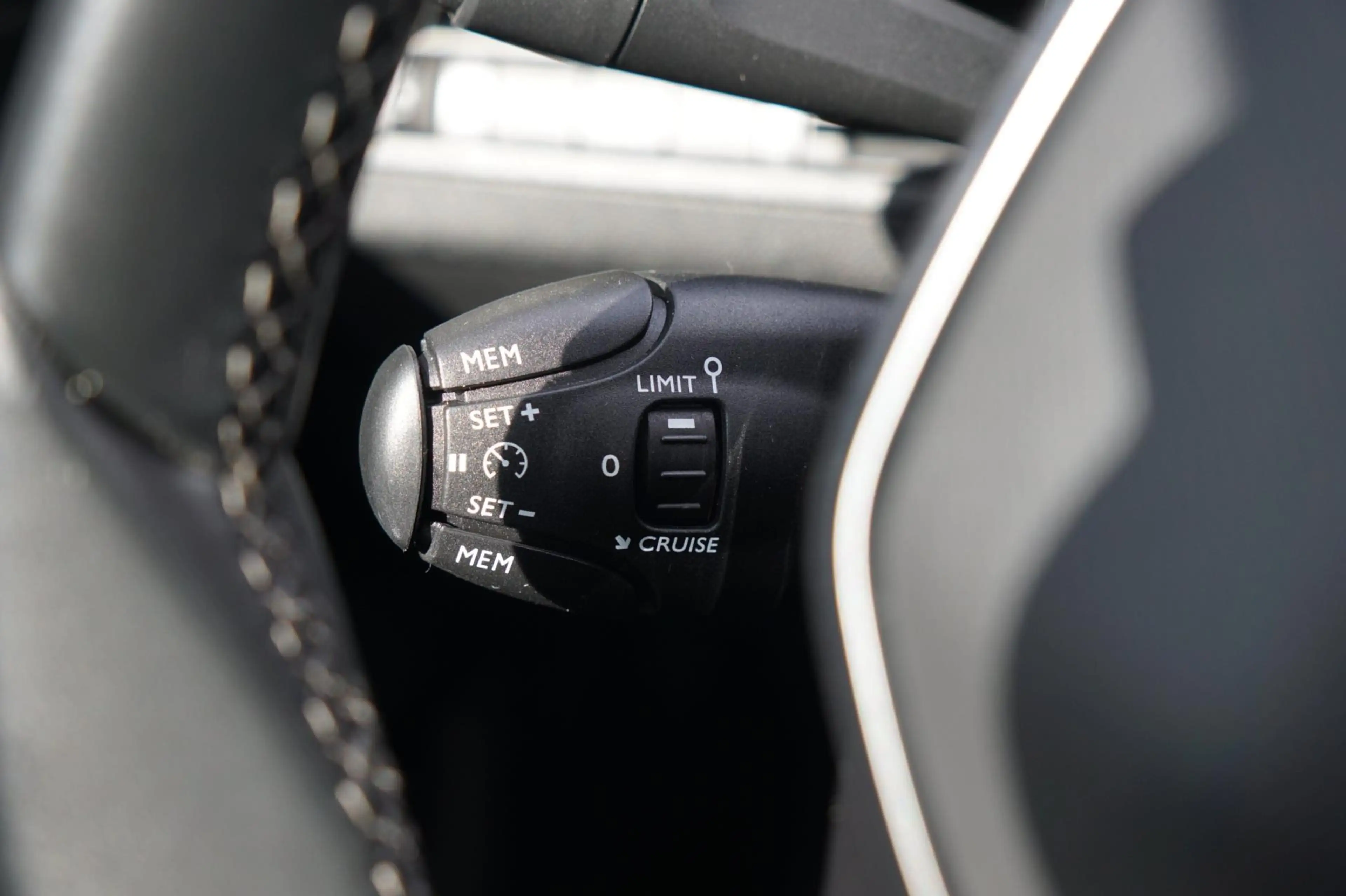 Peugeot 3008 1.2 PureTech Blue Lease Premium - Gris Hurricane - — photo 21