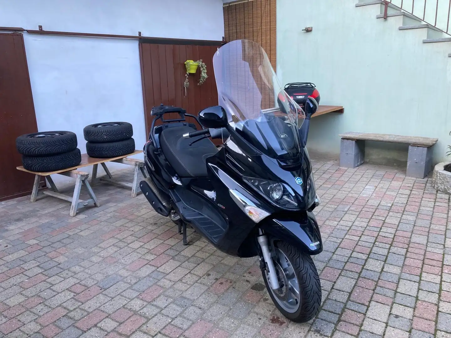 Piaggio XEvo 400 - 2