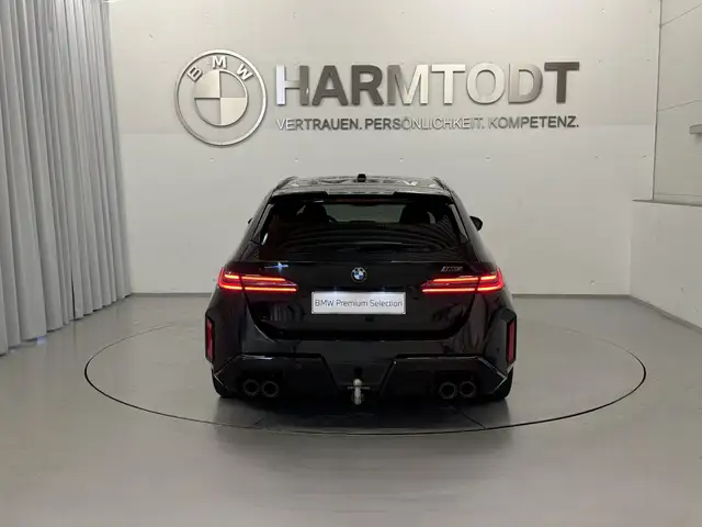 BMW M5 view 4