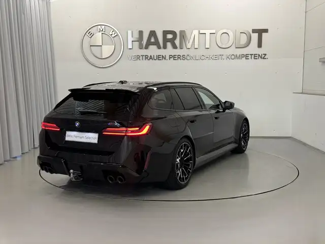 BMW M5 view 5