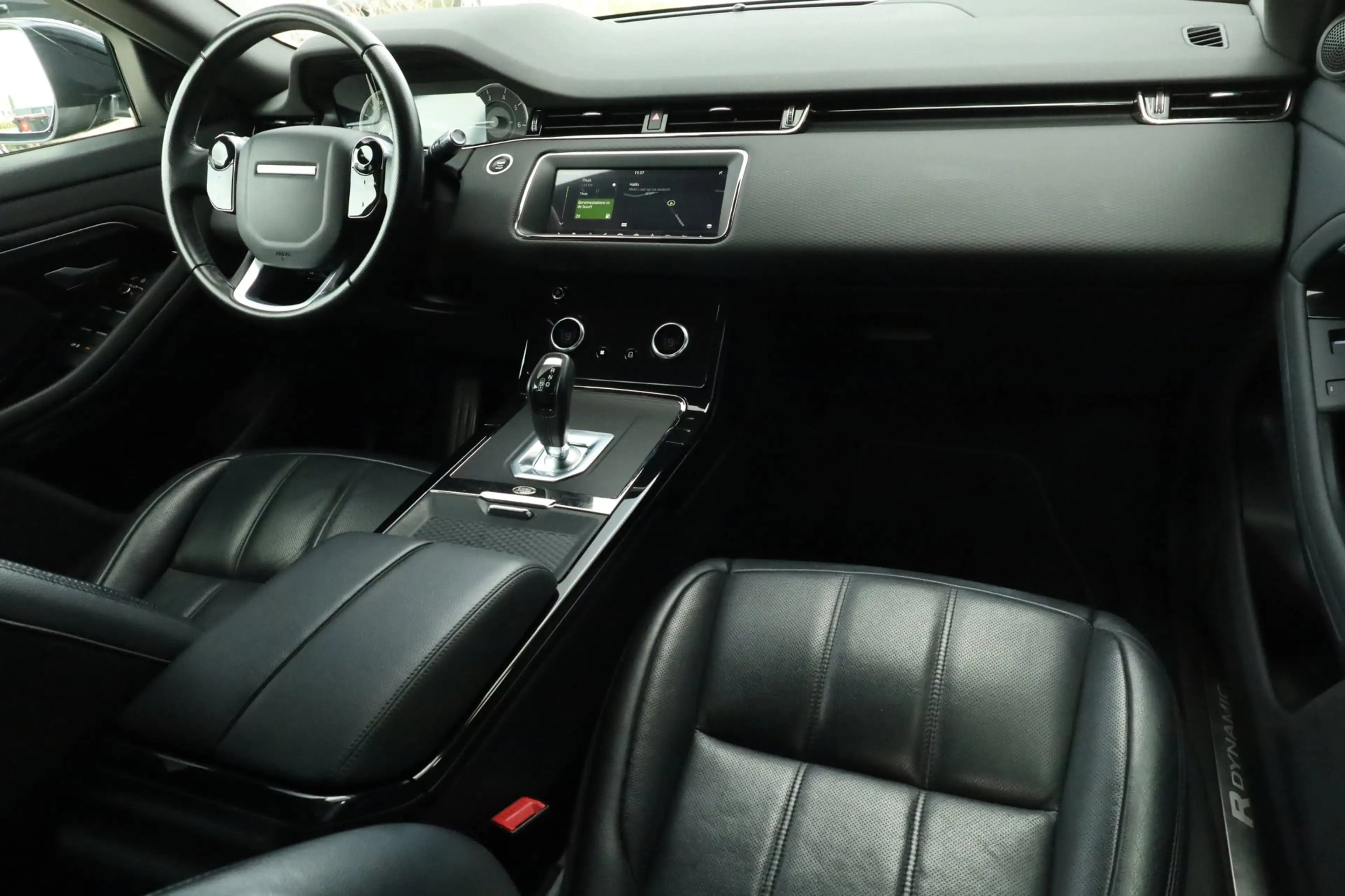 Land Rover Range Rover Evoque 1.5 P300e AWD R-Dynamic SE Pano Carplay Camera — photo 13