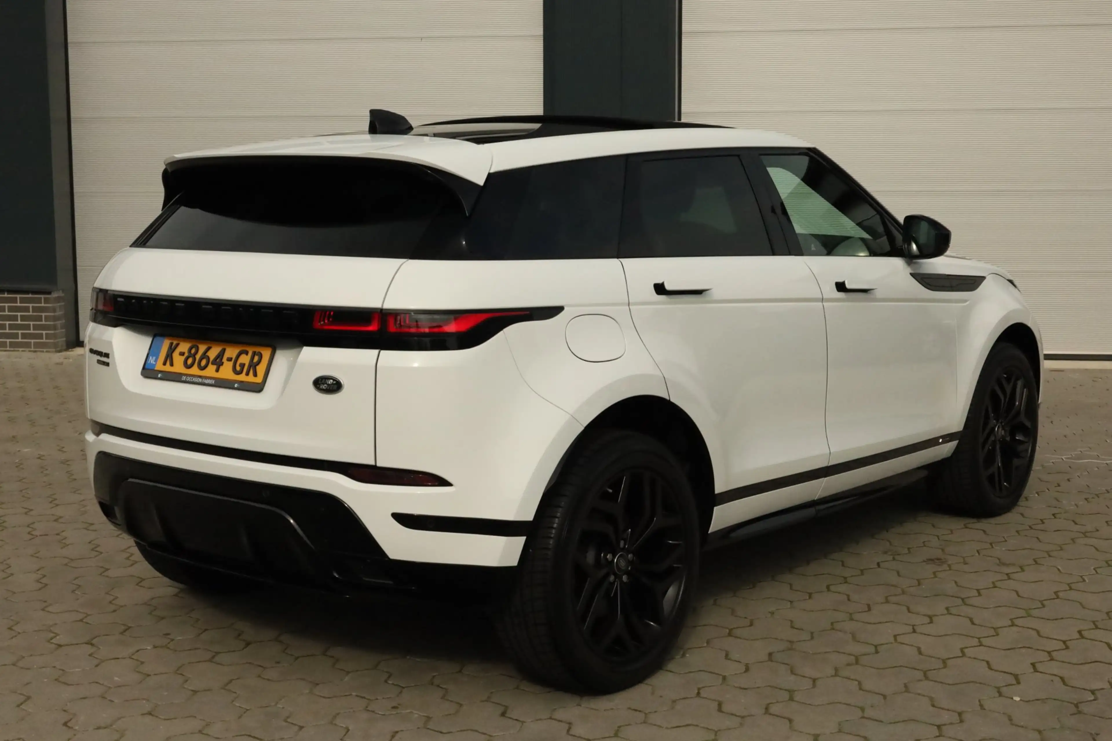 Land Rover Range Rover Evoque 1.5 P300e AWD R-Dynamic SE Pano Carplay Camera — photo 2