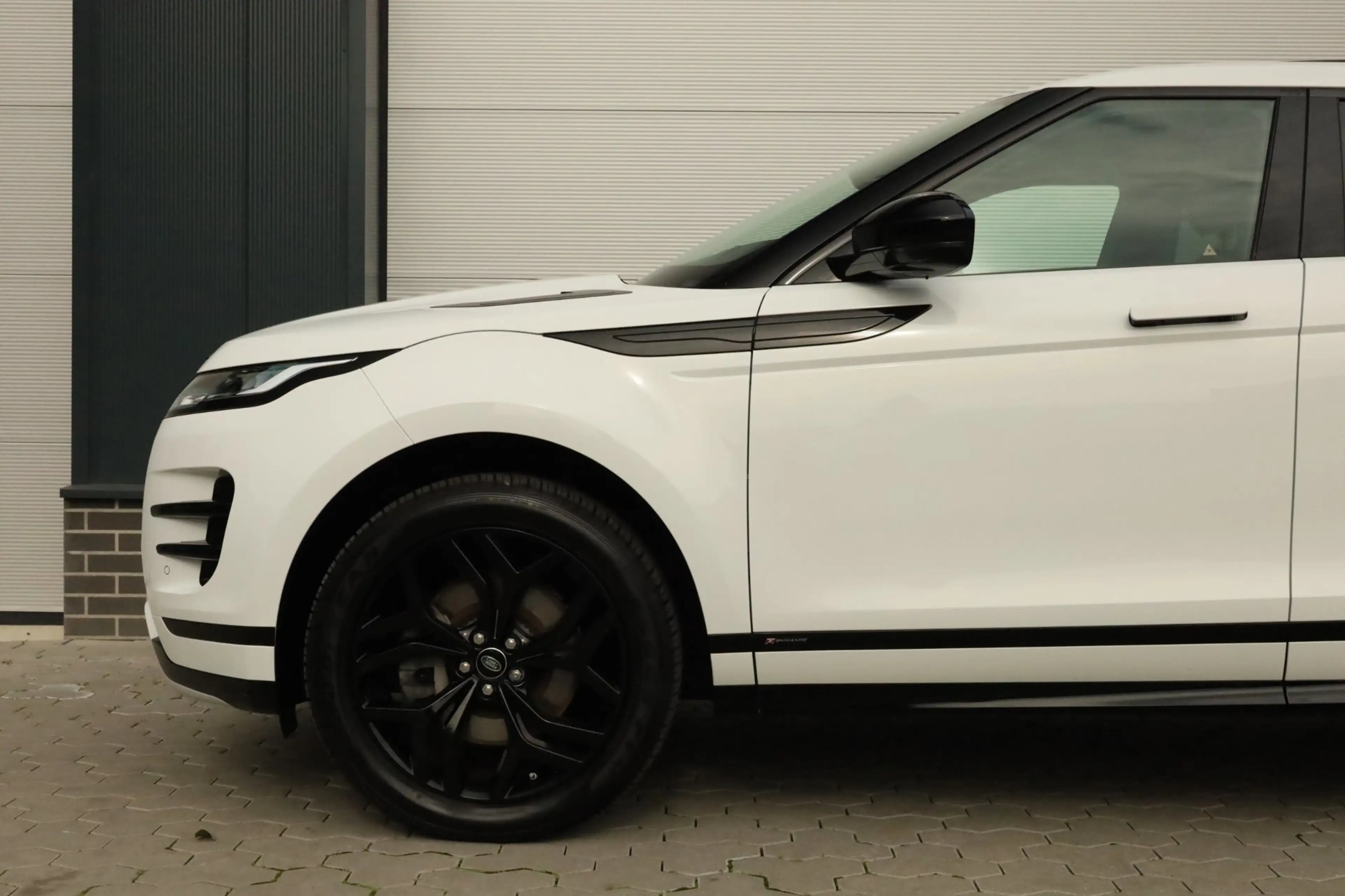Land Rover Range Rover Evoque 1.5 P300e AWD R-Dynamic SE Pano Carplay Camera — photo 8