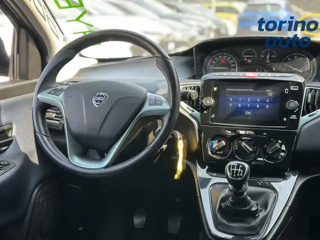 Lancia Ypsilon view 14