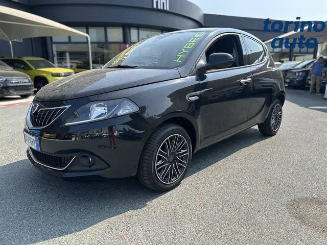 Lancia Ypsilon view 3