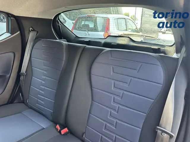 Lancia Ypsilon view 10