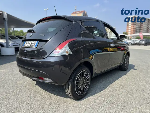 Lancia Ypsilon view 7