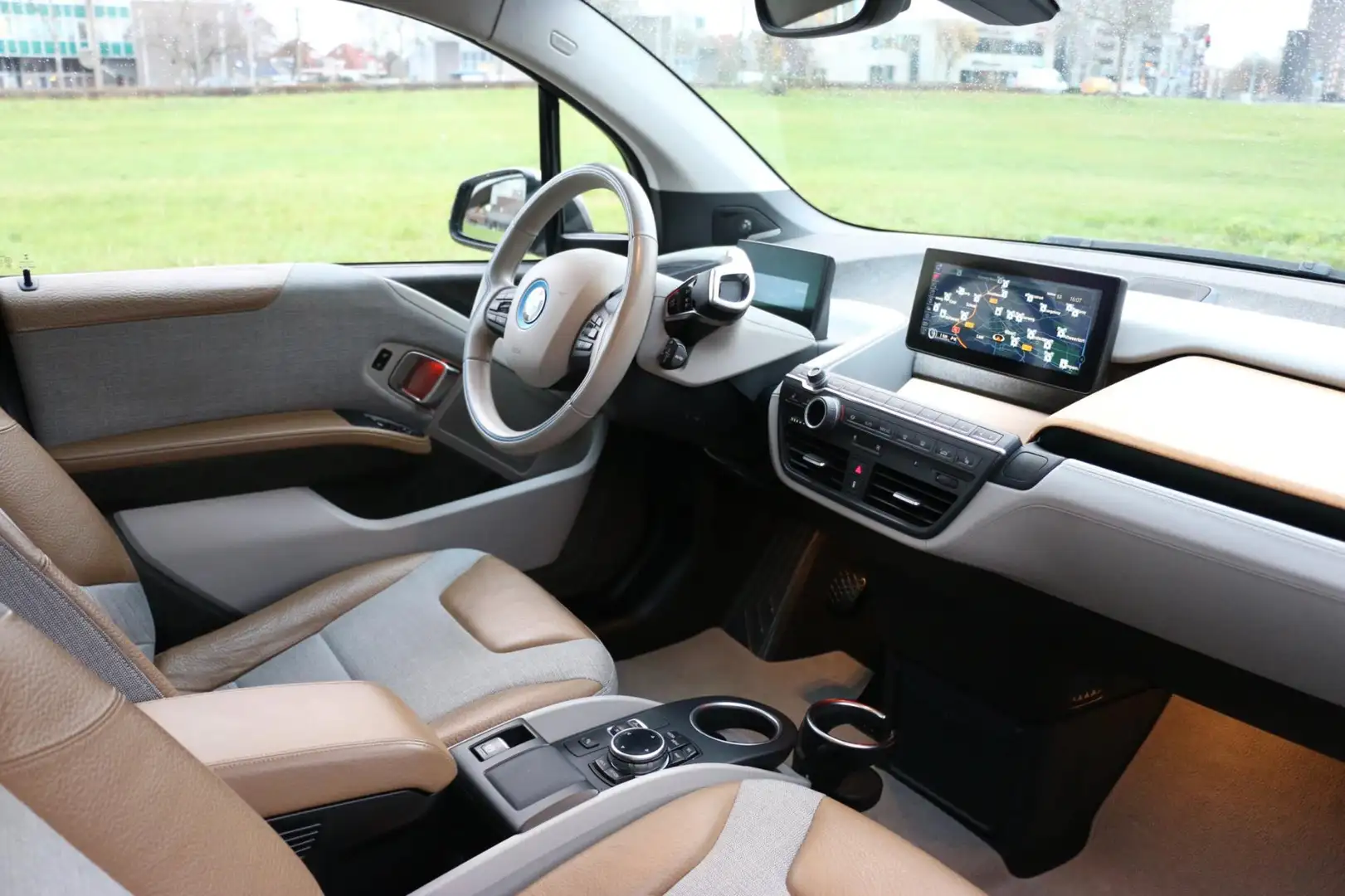 BMW i3 22 kWh 60Ah 170Pk Full Option 1e eigenaar Panorama Gris - 2