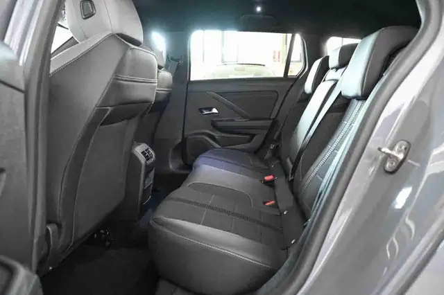 Opel Astra view 10