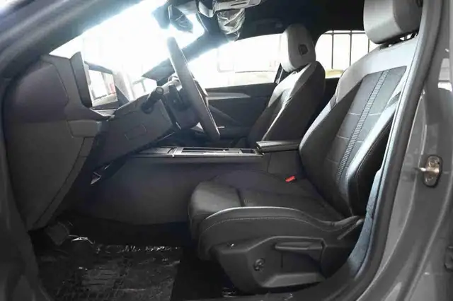 Opel Astra view 8