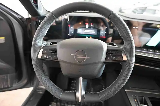 Opel Astra view 11