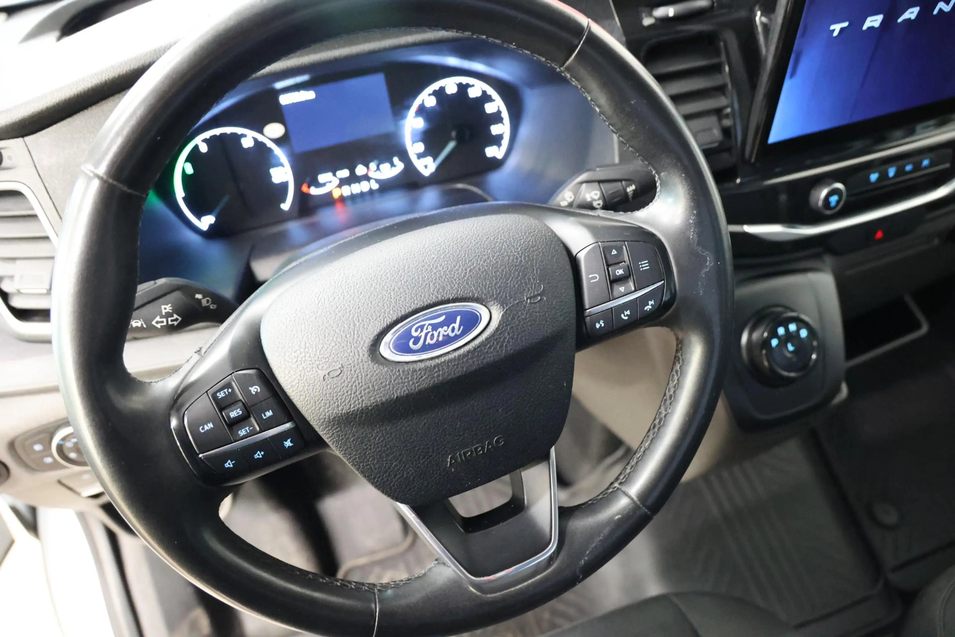 Ford E-Transit 350 L4H3 Trend 68 kWh — photo 7