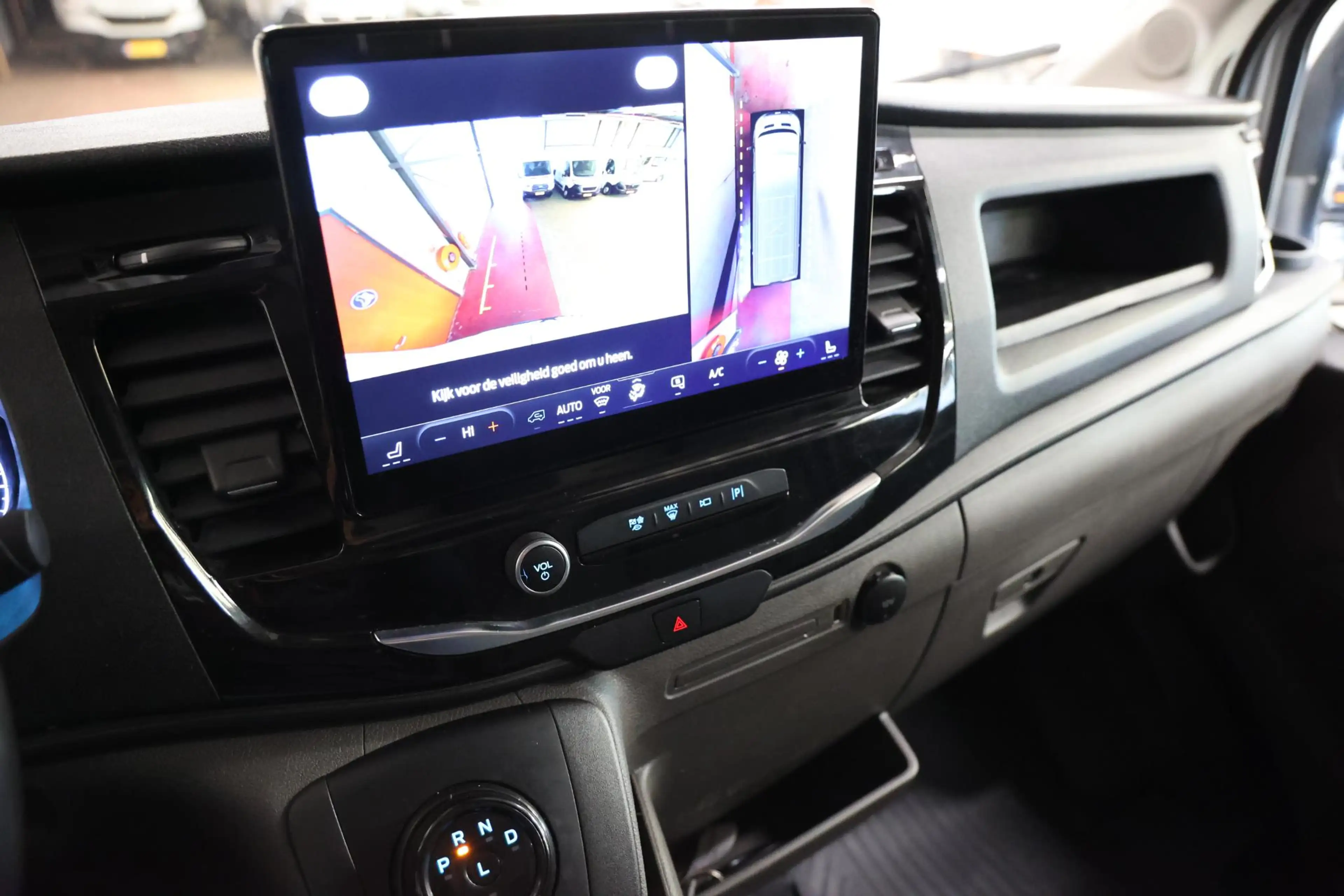 Ford E-Transit 350 L4H3 Trend 68 kWh — photo 12