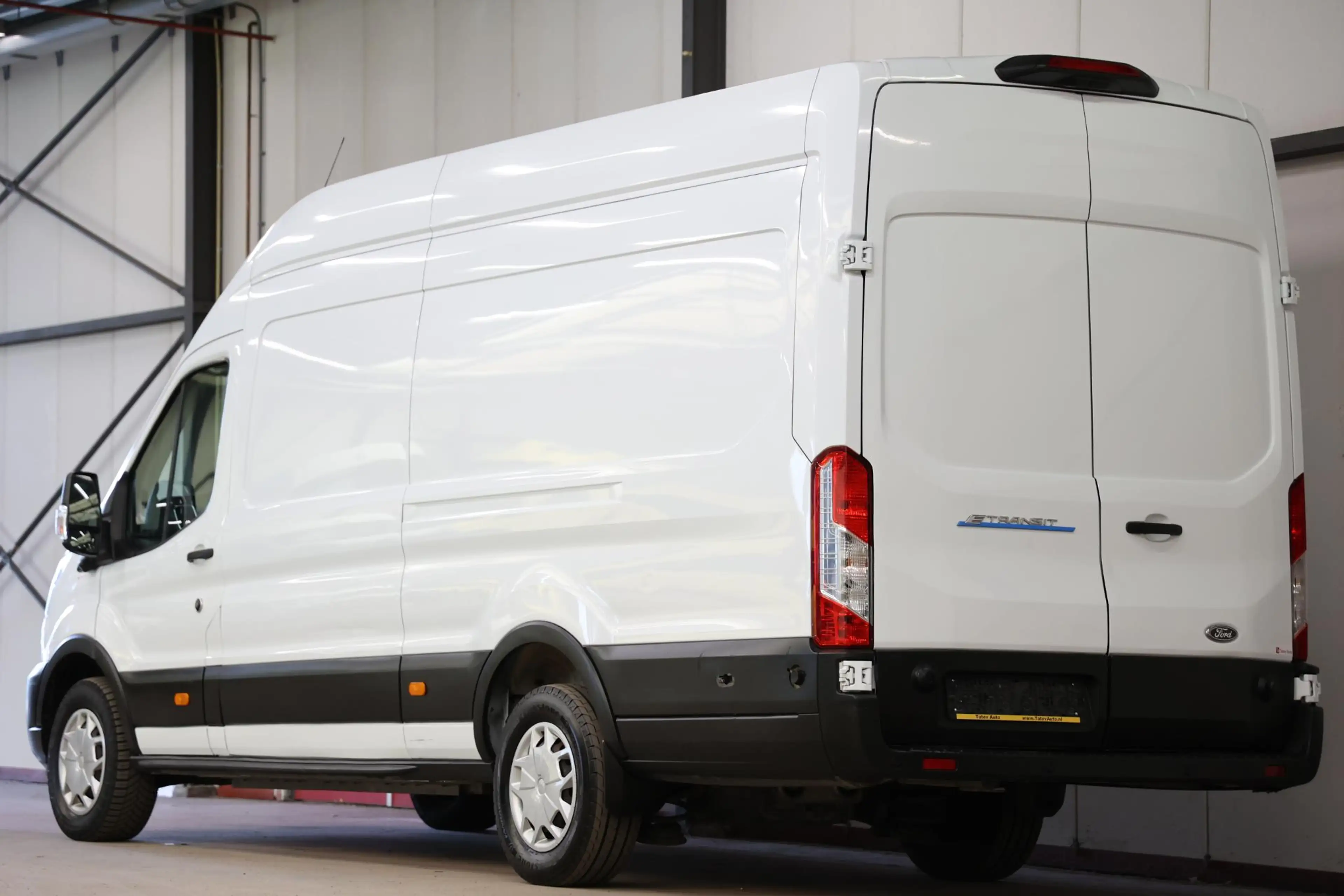 Ford E-Transit 350 L4H3 Trend 68 kWh — photo 2