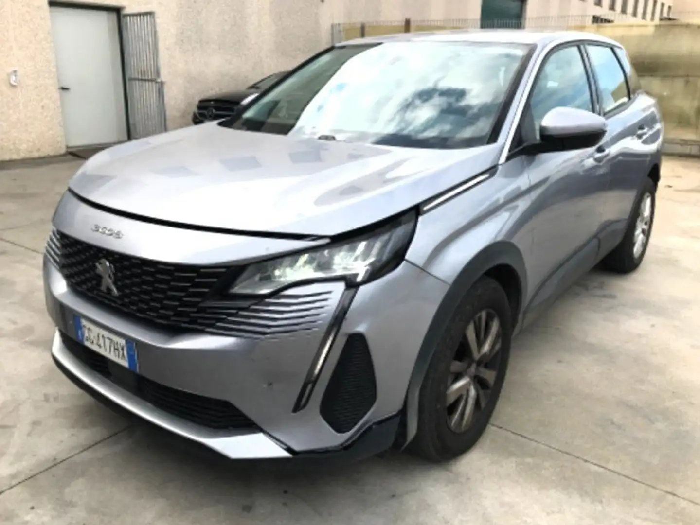 Peugeot 3008 3008 1.5bluehdi 130CV EAT8 Active Business-GG417HX Grijs - 2