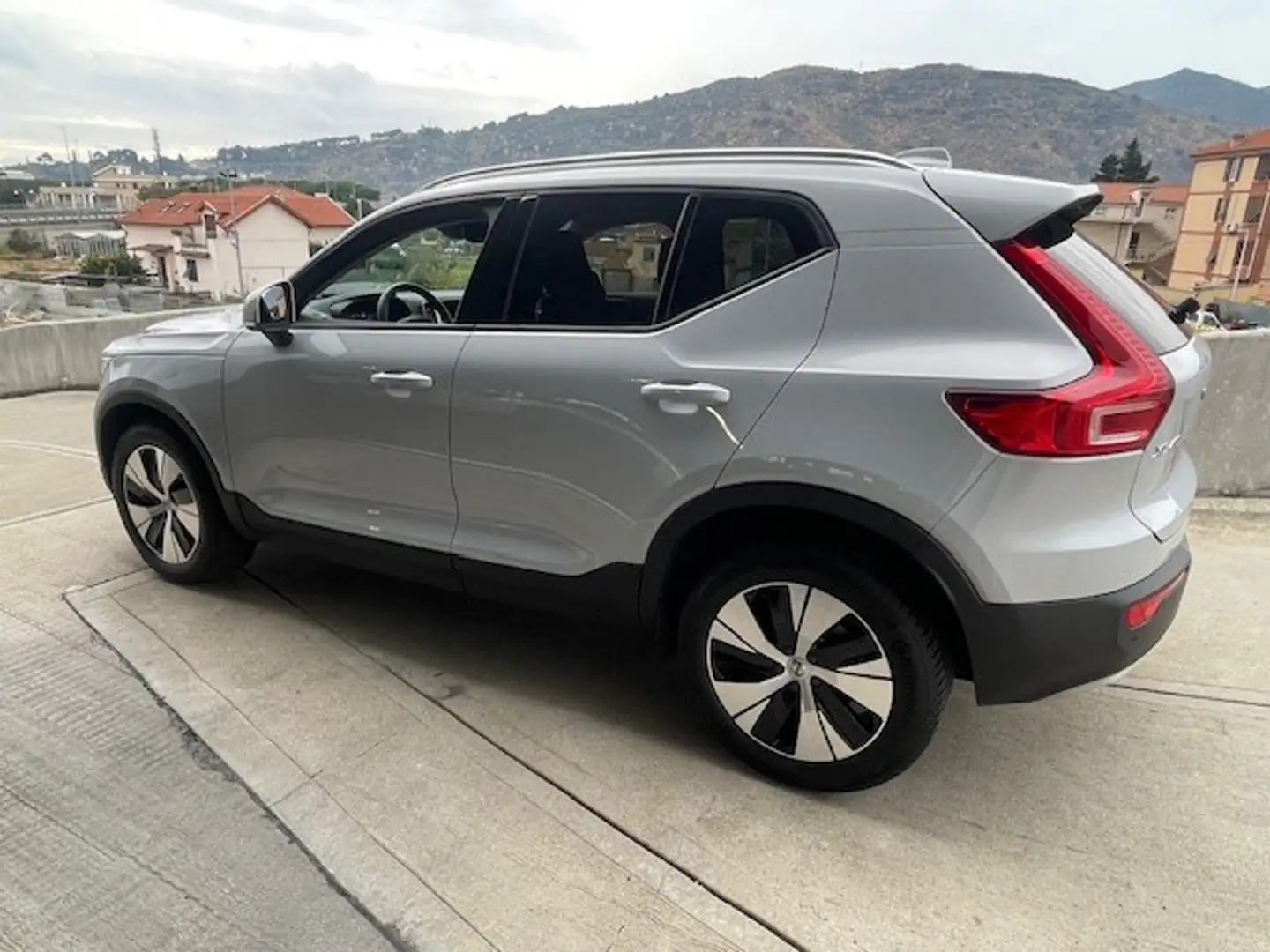 Volvo XC40 T2 Geartronic Business Argento - 2