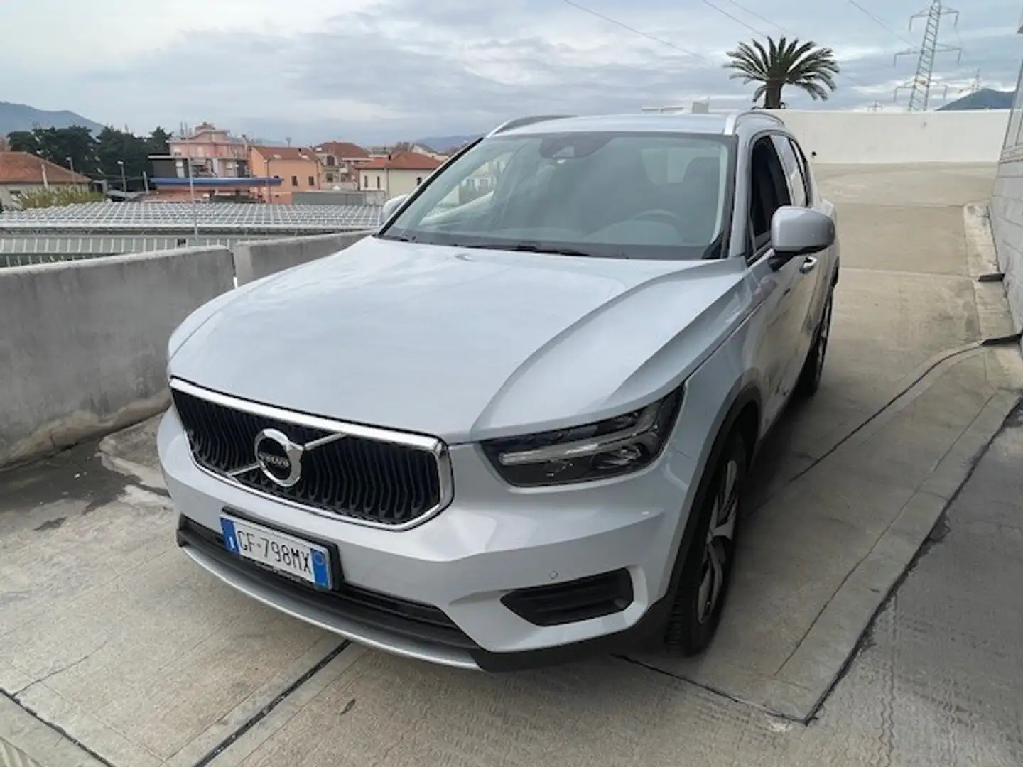 Volvo XC40 T2 Geartronic Business Argento - 1