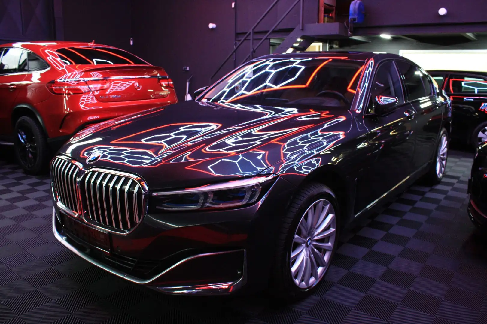 BMW 750 Baureihe 7 Lim 750 d xDrive "tolle Optik!" Grau - 1