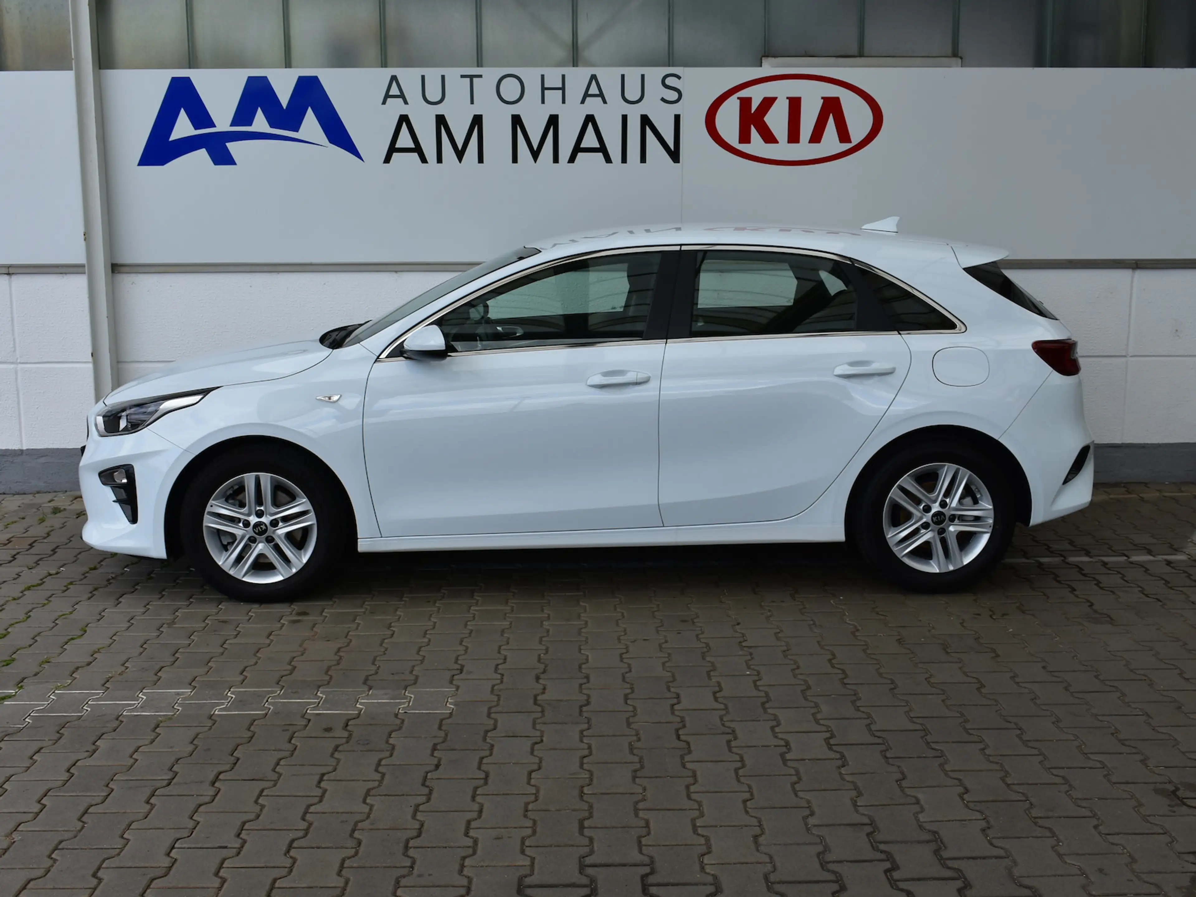 Kia Ceed / cee'd 1.4T VISION | NAVI | KOMFORT | DAB — photo 4
