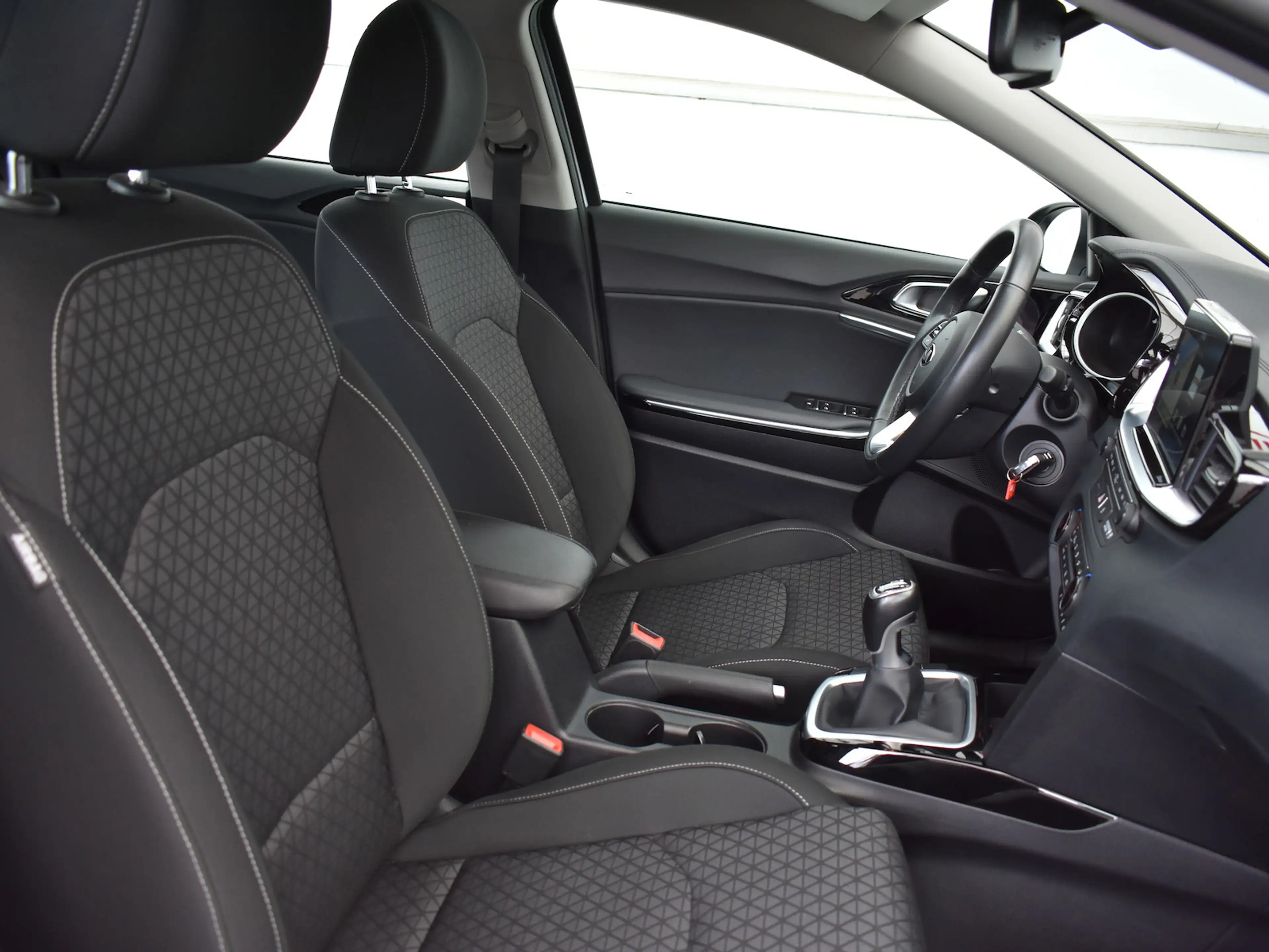 Kia Ceed / cee'd 1.4T VISION | NAVI | KOMFORT | DAB — photo 13