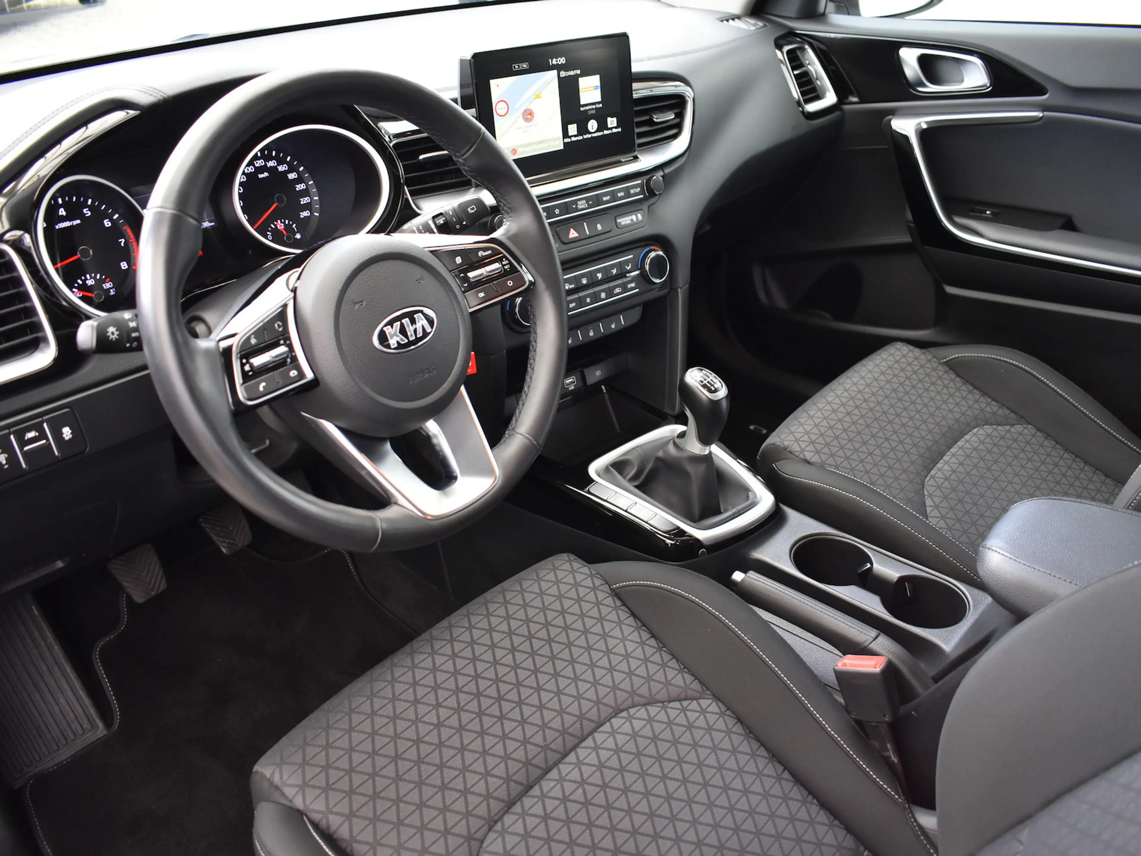 Kia Ceed / cee'd 1.4T VISION | NAVI | KOMFORT | DAB — photo 9