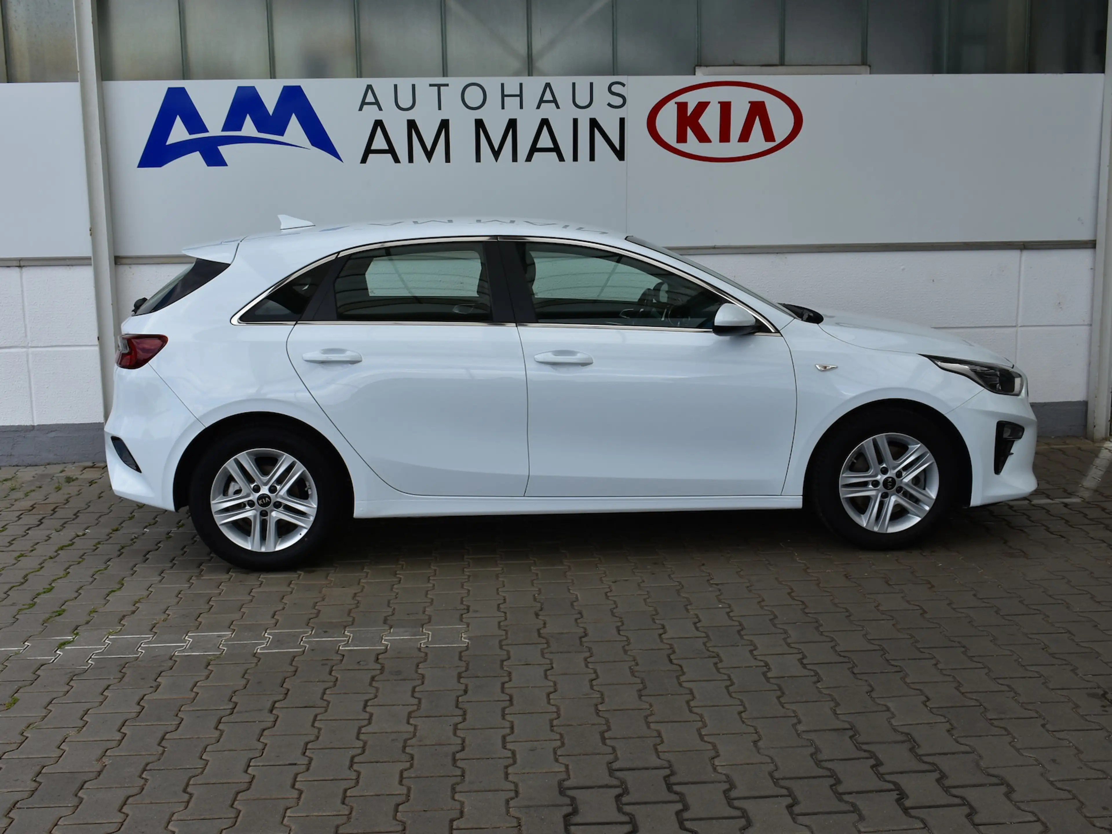 Kia Ceed / cee'd 1.4T VISION | NAVI | KOMFORT | DAB — photo 7