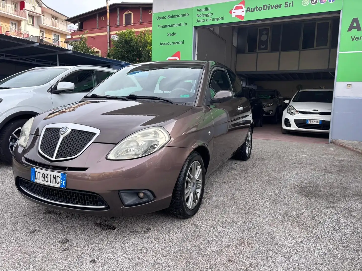Lancia Ypsilon 1.4 8v Platinum ecochic Gpl Marrone - 2