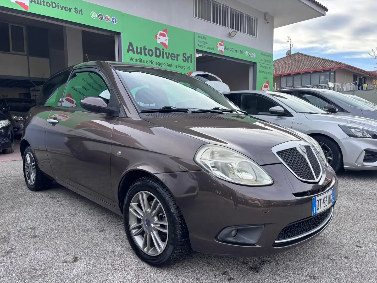 Lancia Ypsilon 1.4 8v Platinum ecochic Gpl Marrone - 1