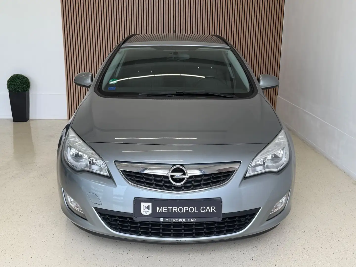Opel Astra J Sports Tourer 1.4 Turbo ALU/PDC/ZV Silber - 2