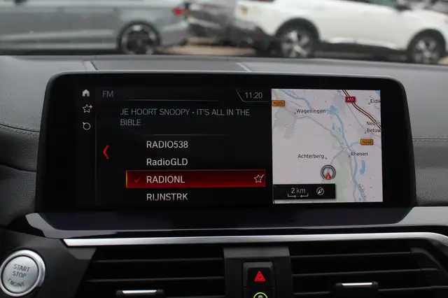 BMW X4 view 21