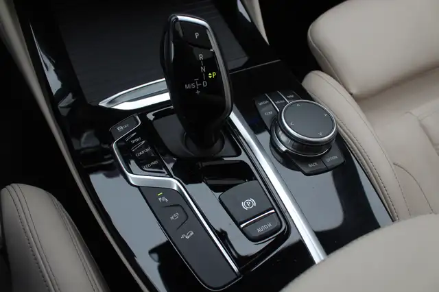 BMW X4 view 24
