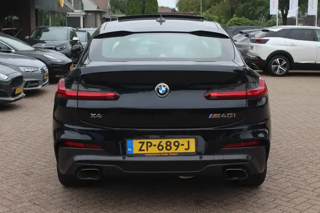BMW X4 view 13