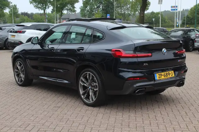 BMW X4 view 3