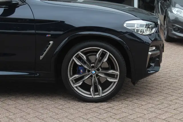BMW X4 view 12