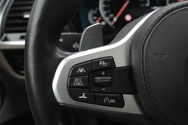BMW X4 view 28