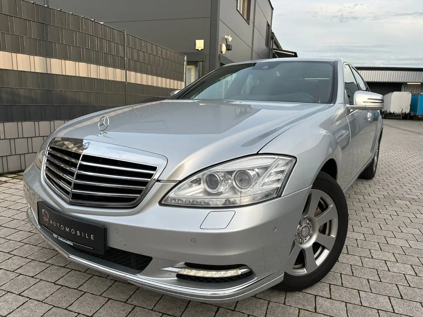 Mercedes-Benz S 350 S -Klasse Lim. S 350 BlueTec Srebrny - 1