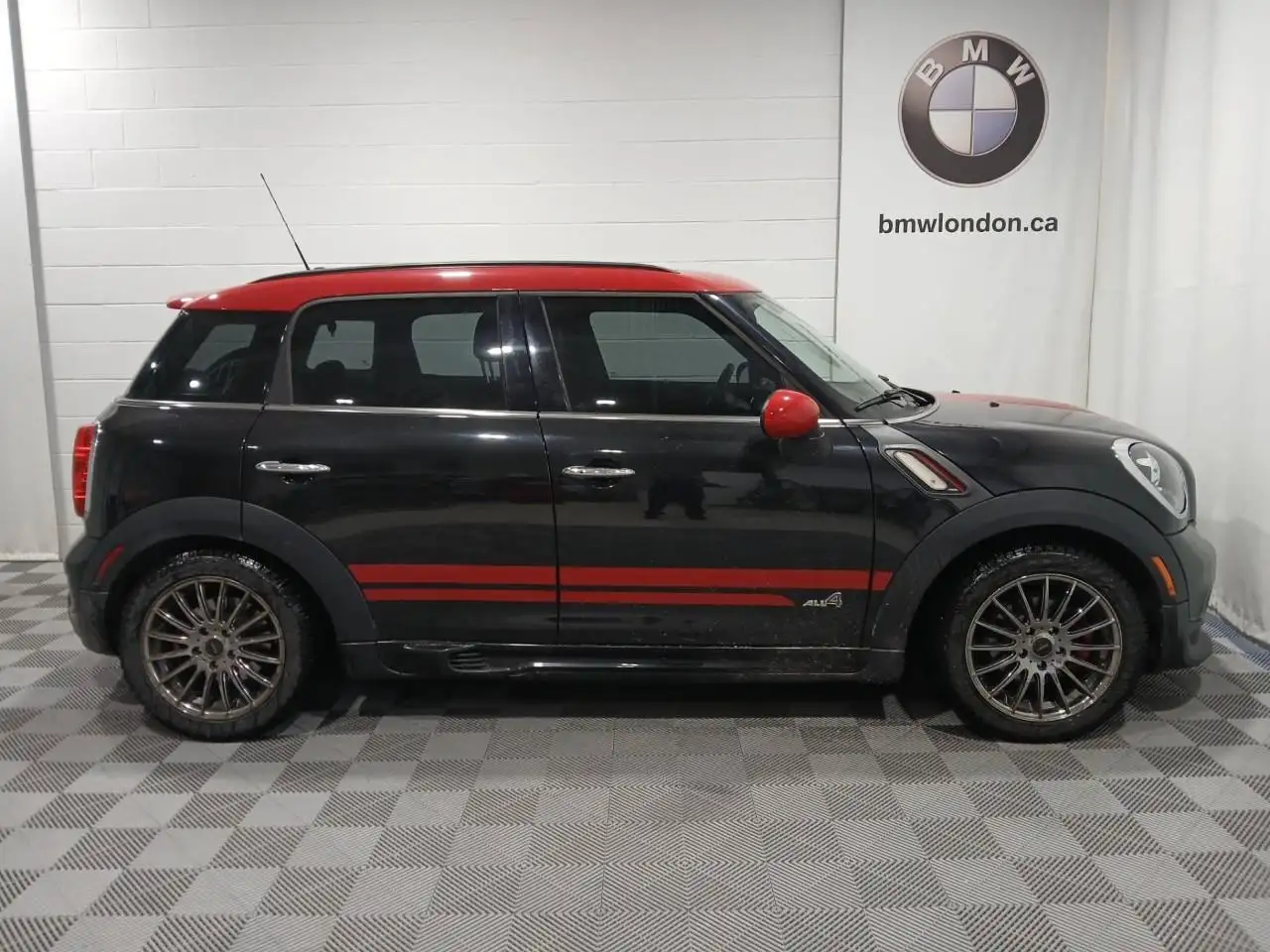 MINI Cooper Countryman снимка MINI Cooper Countryman