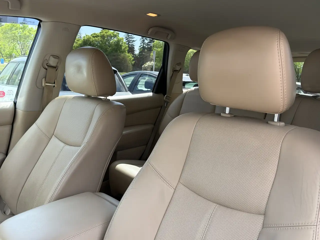 Nissan Pathfinder снимка Nissan Pathfinder
